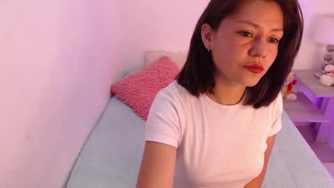 renataj online show from November 2025 07:13:01 PM