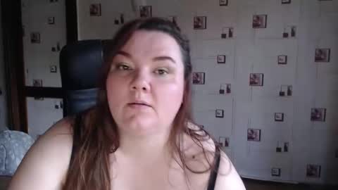 renataoia online show from December 2025 12:14:01 PM