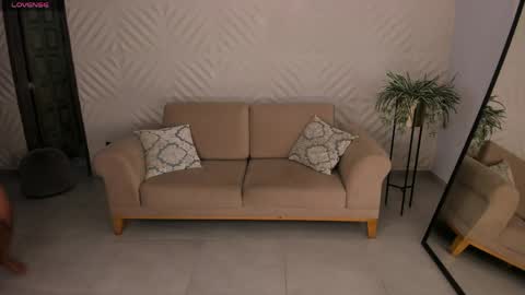 Renata Reyes online show from April 2026 11:03:02 AM