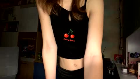 Mia online show from March 2026 04:24:01 PM