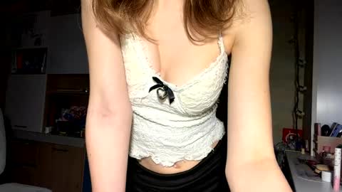 Mia online show from March 2026 04:34:01 PM