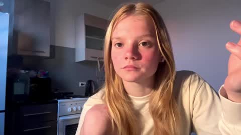 Tiffany online show from April 2026 02:37:02 AM