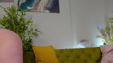 Snapshot of rene_shine chatting on November 2025 09:28:02 AM rene_shine online show from November 2025 09:28:02 AM