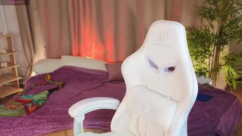 rene_shine online show from February 2026 04:22:02 PM