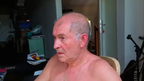 Snapshot of renefr chatting on May 2026 01:49:02 PM renefr online show from May 2026 01:49:02 PM