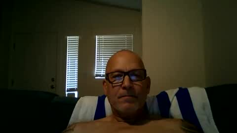 Snapshot of renewaz chatting on May 2026 01:32:02 AM Renewaz online show from May 2026 01:32:02 AM