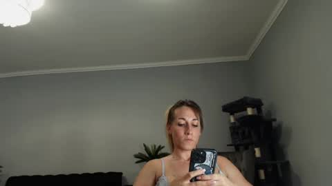 Snapshot of renigendur chatting on June 2026 07:45:01 PM ReniGendur online show from June 2026 07:45:01 PM