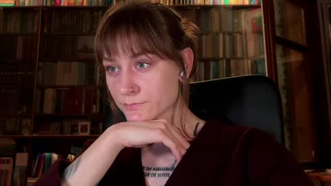 Snapshot of retromarie chatting on May 2026 06:03:01 PM Rie online show from May 2026 06:03:01 PM