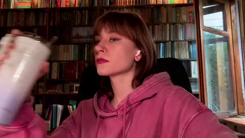 Snapshot of retromarie chatting on May 2026 04:00:01 PM Rie online show from May 2026 04:00:01 PM