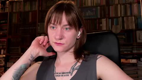 Snapshot of retromarie chatting on May 2026 01:14:02 AM Rie online show from May 2026 01:14:02 AM