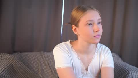 Snapshot of revamcallister chatting on June 2026 04:29:02 AM revamcallister online show from June 2026 04:29:02 AM