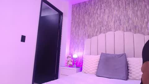 REVEN online show from November 2025 03:06:01 AM