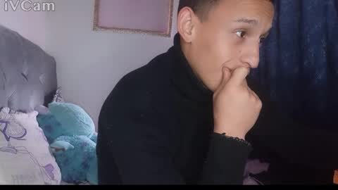 Snapshot of rey_masterhot chatting on September 2025 05:37:01 PM reymasterhot online show from September 2025 05:37:01 PM