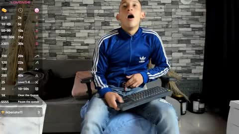 Snapshot of rey_masterhot chatting on October 2025 10:06:02 PM reymasterhot online show from October 2025 10:06:02 PM