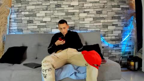 Snapshot of rey_masterhot chatting on October 2025 07:02:01 PM reymasterhot online show from October 2025 07:02:01 PM