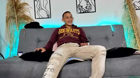 reymasterhot online show from January 2026 10:01:01 PM