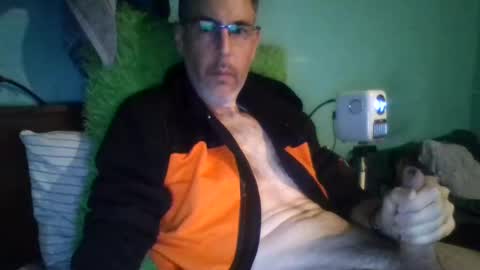 reyes_albert2006 online show from November 2025 10:48:02 AM