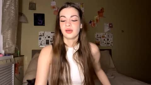 Snapshot of rhiannonmuccigrosso chatting on December 2025 02:04:01 PM Anna online show from December 2025 02:04:01 PM