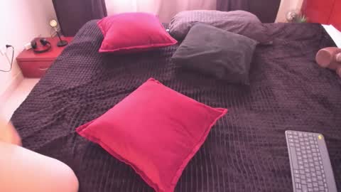 Snapshot of rhondavines chatting on September 2025 08:54:02 PM Rhonda online show from September 2025 08:54:02 PM