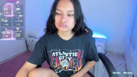 Snapshot of riana_kean chatting on February 2025 09:43:02 PM RianaK online show from February 2025 09:43:02 PM