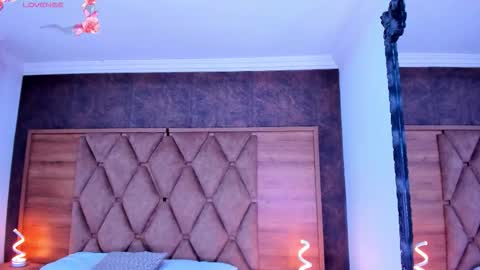 Riana online show from November 2025 04:14:02 AM