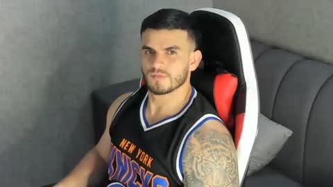 ricardogonzalez666 online show from December 2024 02:06:02 AM