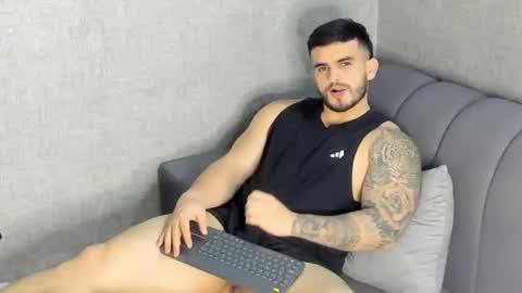 ricardogonzalez666 online show from January 2025 02:46:01 AM