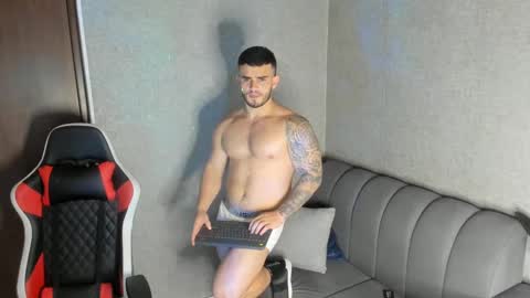 ricardogonzalez666 online show from January 2025 03:40:02 AM