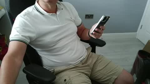 UK Straight Guy online show from June 2026 02:19:02 PM