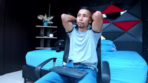 richar_voller online show from December 2024 03:22:02 PM