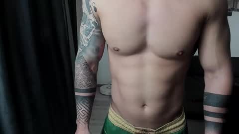 Snapshot of richarddarell chatting on November 2025 06:50:01 AM RichardDarell online show from November 2025 06:50:01 AM