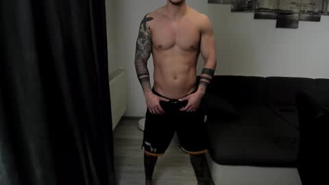 Snapshot of richarddarell chatting on December 2025 06:08:02 AM RichardDarell online show from December 2025 06:08:02 AM