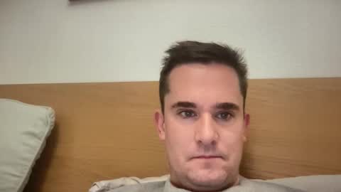 londongent online show from October 2025 08:45:02 AM