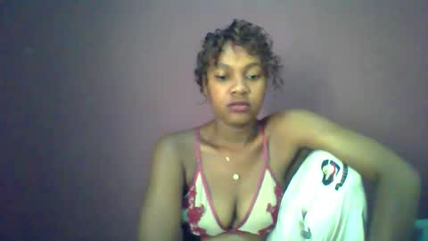 Snapshot of ricie001 chatting on May 2026 12:01:02 PM ricie001 online show from May 2026 12:01:02 PM