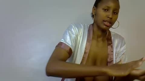 berry online show from November 2025 03:28:01 AM