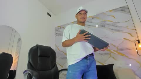 Ricky  online show from October 2025 02:05:01 PM