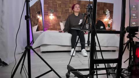 Sara online show from November 2025 10:04:02 AM