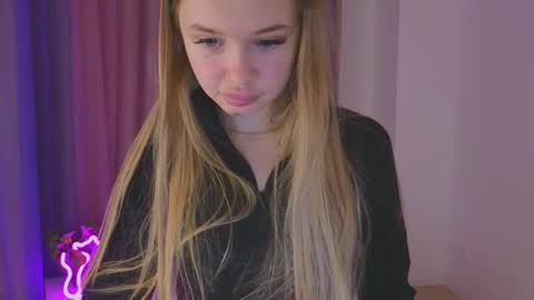 Snapshot of riinaaa chatting on September 2025 08:31:02 PM Rina online show from September 2025 08:31:02 PM