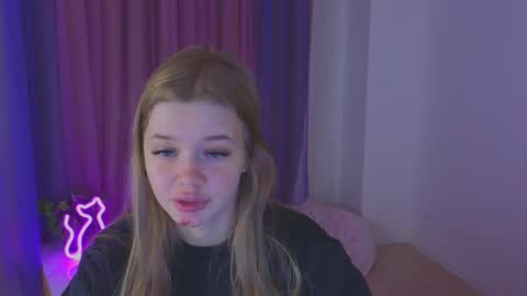 Snapshot of riinaaa chatting on September 2025 08:45:02 PM Rina online show from September 2025 08:45:02 PM