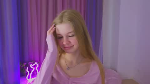 Snapshot of riinaaa chatting on October 2025 09:11:01 PM Rina online show from October 2025 09:11:01 PM