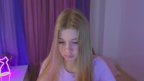 Snapshot of riinaaa chatting on October 2025 08:42:01 PM Rina online show from October 2025 08:42:01 PM