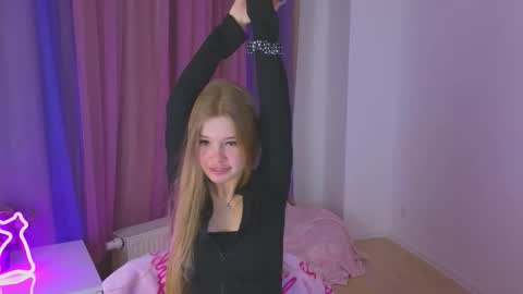 Snapshot of riinaaa chatting on October 2025 10:36:01 PM Rina online show from October 2025 10:36:01 PM