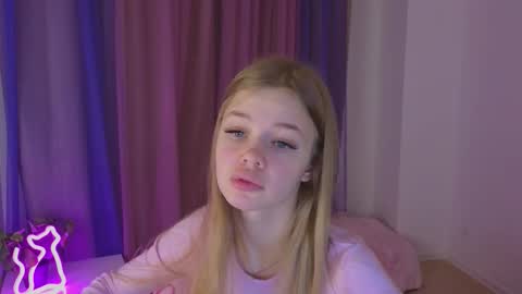 Snapshot of riinaaa chatting on November 2025 10:10:02 PM Rina online show from November 2025 10:10:02 PM