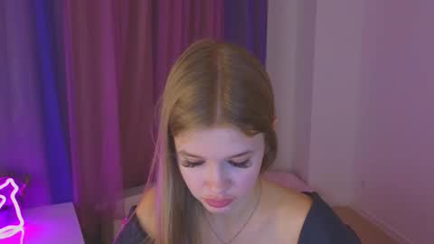 Snapshot of riinaaa chatting on November 2025 10:19:02 PM Rina online show from November 2025 10:19:02 PM