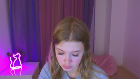 Snapshot of riinaaa chatting on November 2025 09:52:01 PM Rina online show from November 2025 09:52:01 PM