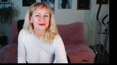 Riley online show from November 2025 05:57:01 AM