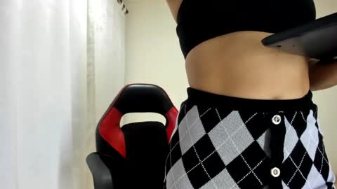 Snapshot of riley_skye_ chatting on December 2024 03:40:02 AM RAILEY online show from December 2024 03:40:02 AM