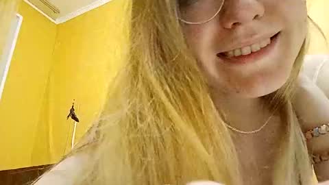 Snapshot of rinettawilss chatting on January 2025 01:03:01 AM RinettaWilss online show from January 2025 01:03:01 AM