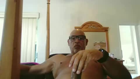 Snapshot of rionel chatting on November 2025 06:51:01 PM RioNel online show from November 2025 06:51:01 PM