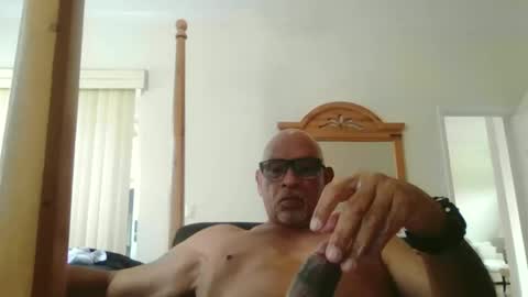 Snapshot of rionel chatting on December 2025 05:28:02 PM RioNel online show from December 2025 05:28:02 PM